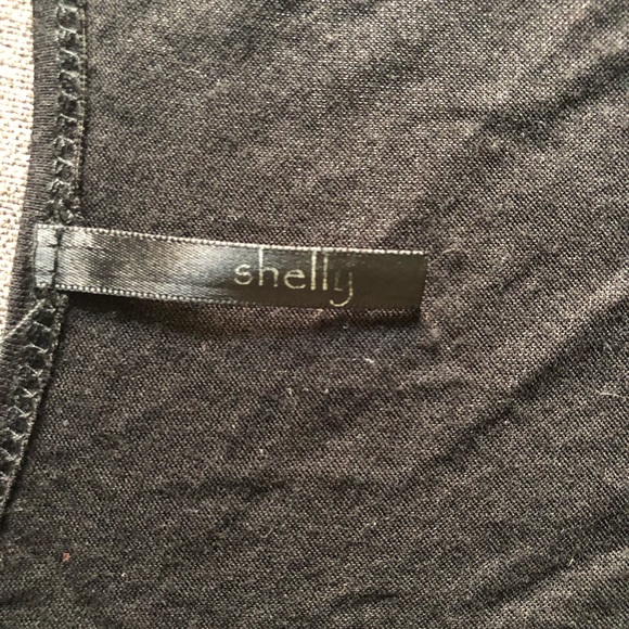 Shelly black tank top with heart patch - Picture 3 of 5